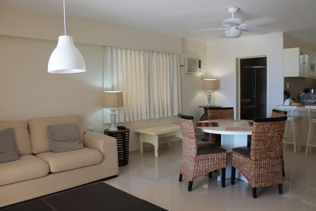 Hotel Playa La Media Luna Isla Mujeres Ruang foto