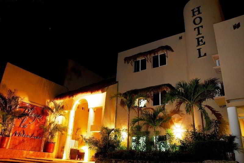 Hotel Playa La Media Luna Isla Mujeres Bagian luar foto