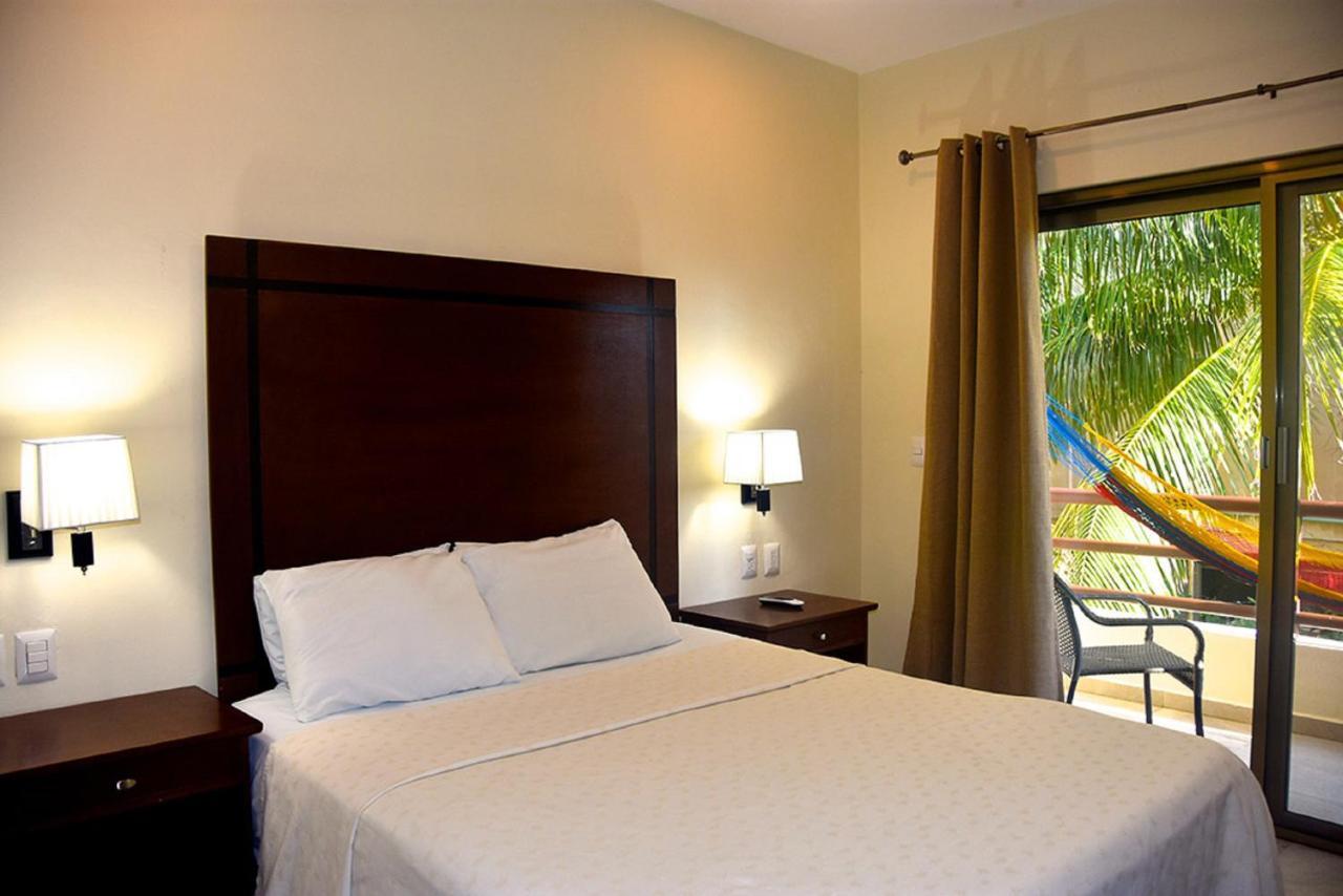 Hotel Playa La Media Luna Isla Mujeres Bagian luar foto