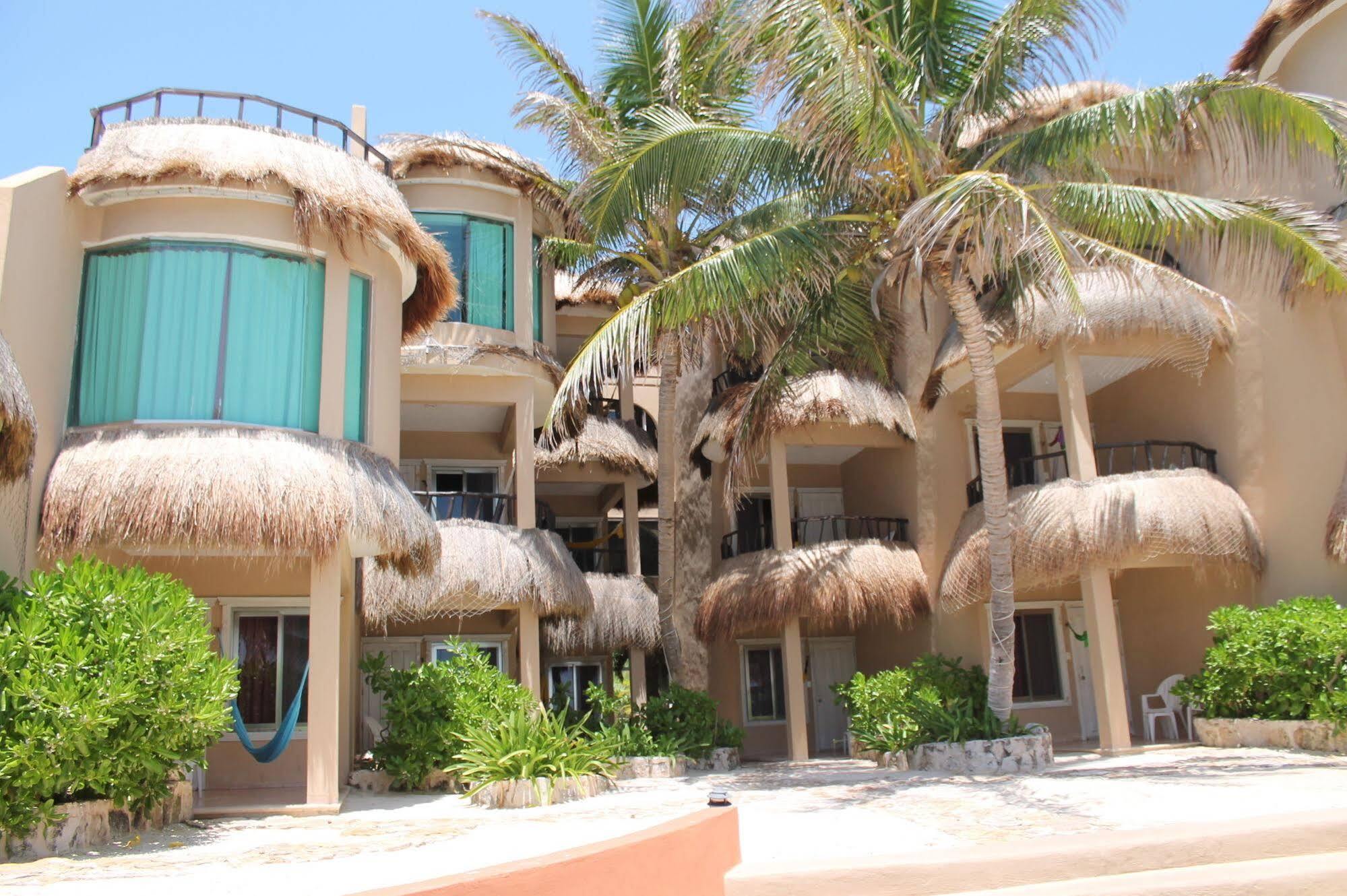 Hotel Playa La Media Luna Isla Mujeres Bagian luar foto