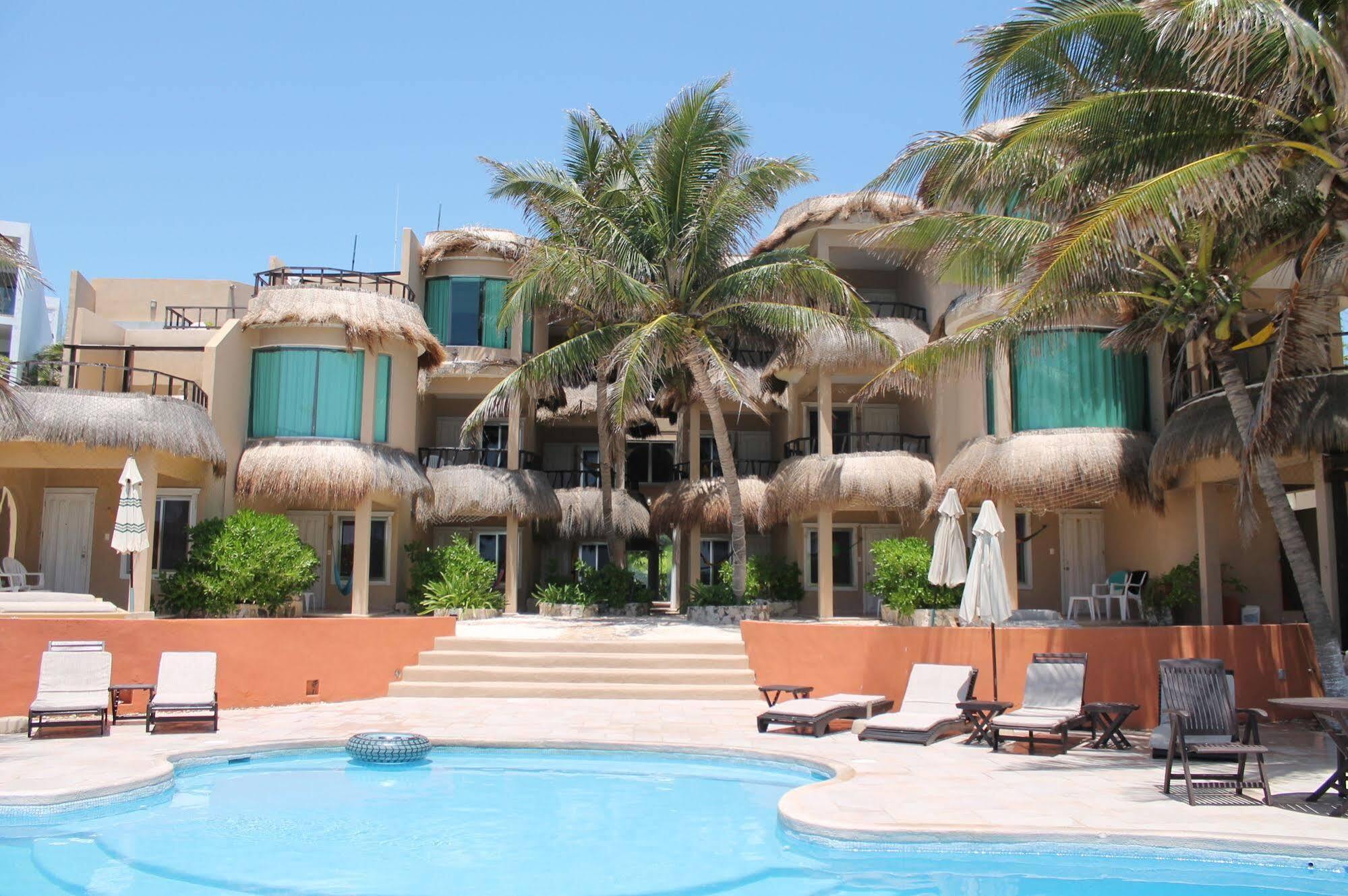 Hotel Playa La Media Luna Isla Mujeres Bagian luar foto