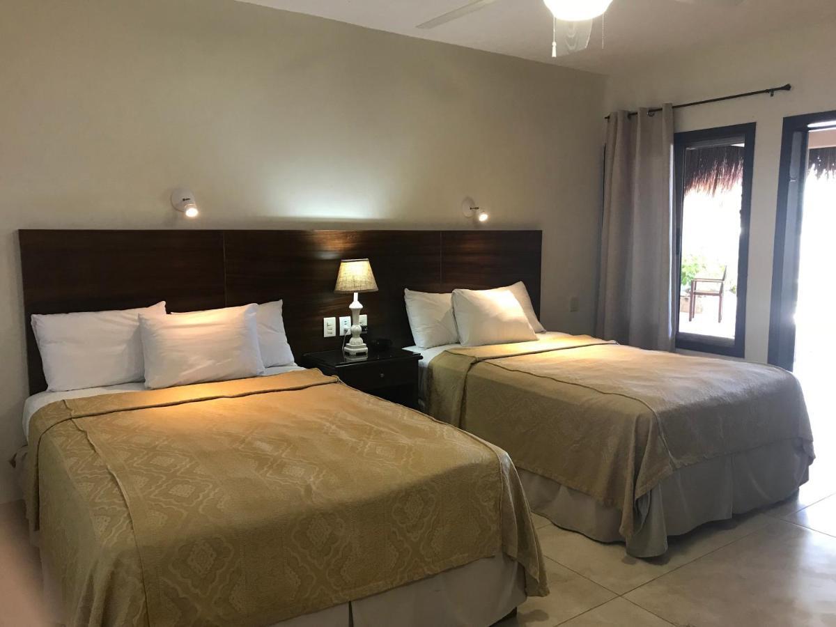 Hotel Playa La Media Luna Isla Mujeres Bagian luar foto
