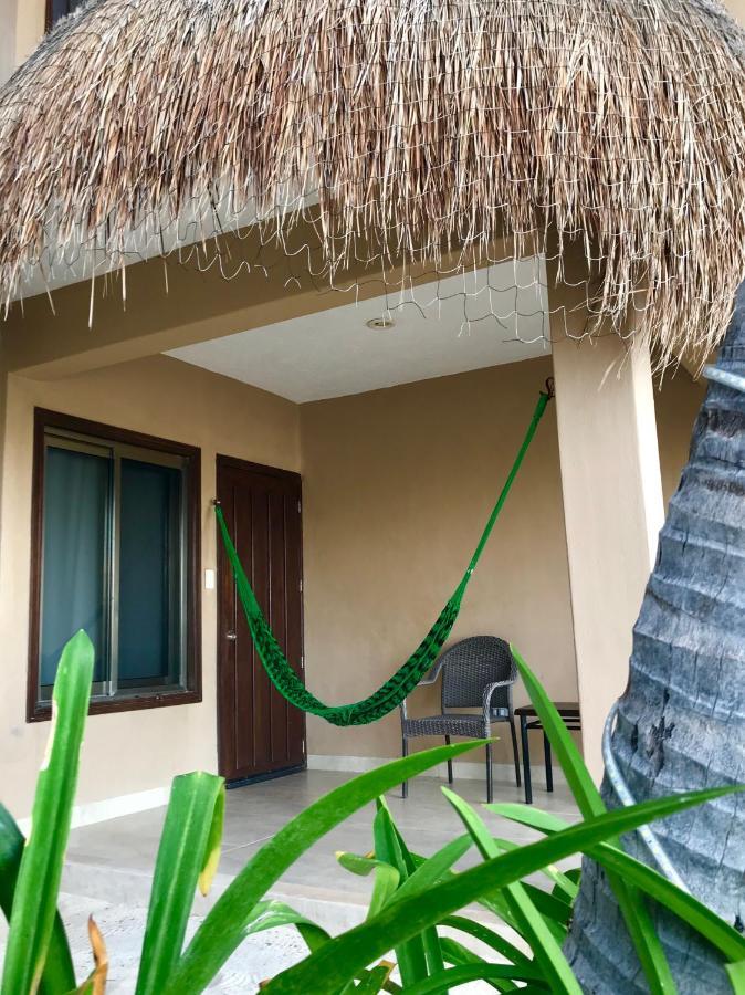 Hotel Playa La Media Luna Isla Mujeres Bagian luar foto